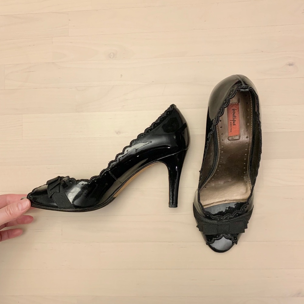 Patent leather scalloped peep toe heels